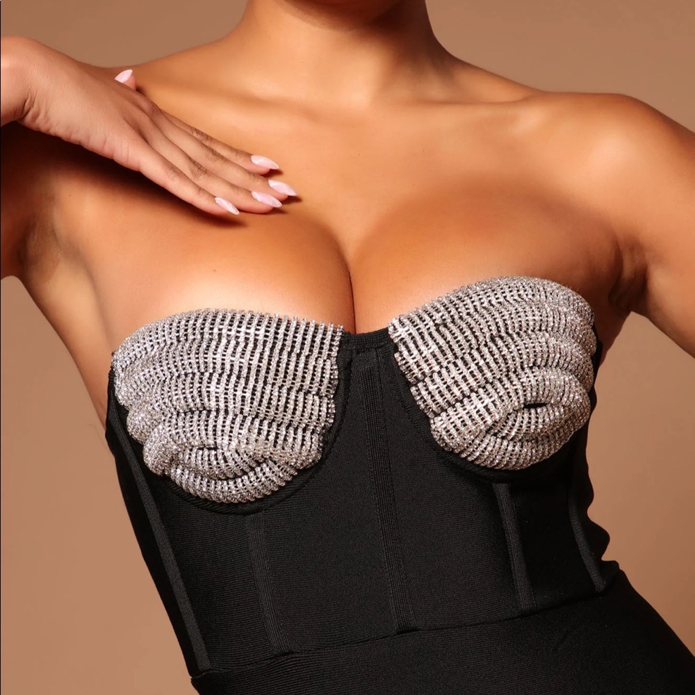 ~Ritualized Radiance:Bejeweled Bustier Bosom Black High Split Cocktail Dress~ - Picture 11 of 16